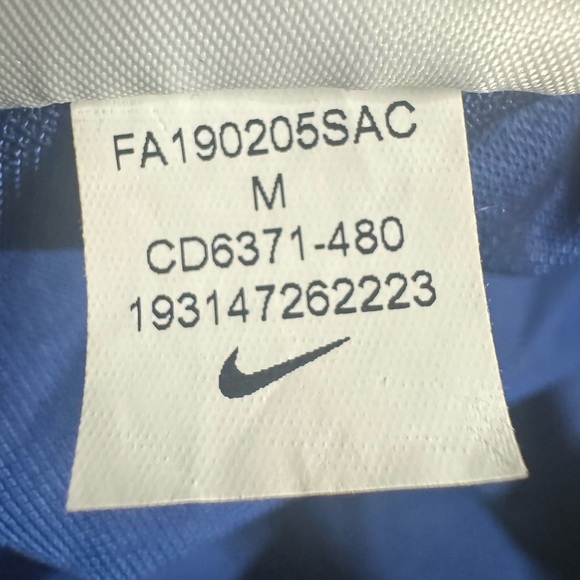 Nike Sweatshirt - Picture 3 of 9